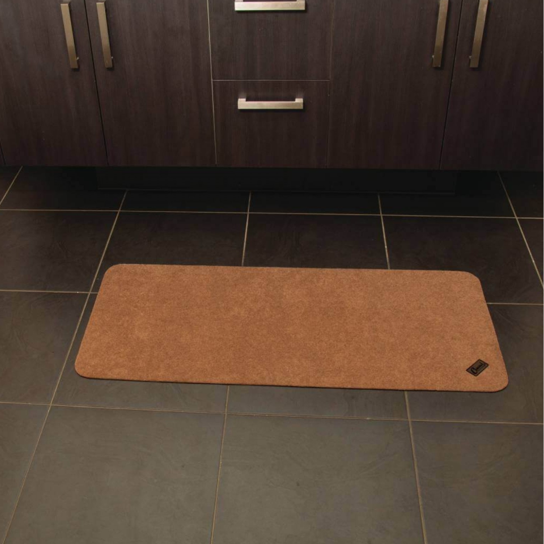 Conni Floor Mat Mid Runner Pebble – Absorbent, waterproof, anti-slip mat for narrow spaces like hallways and bathrooms.